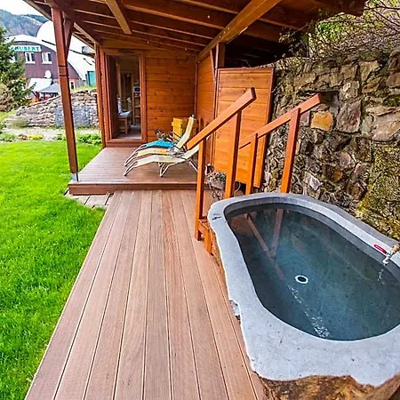 Happy House & Sauna فندق