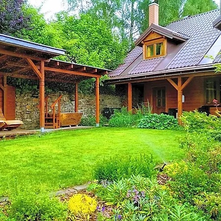 Happy House & Sauna فندق