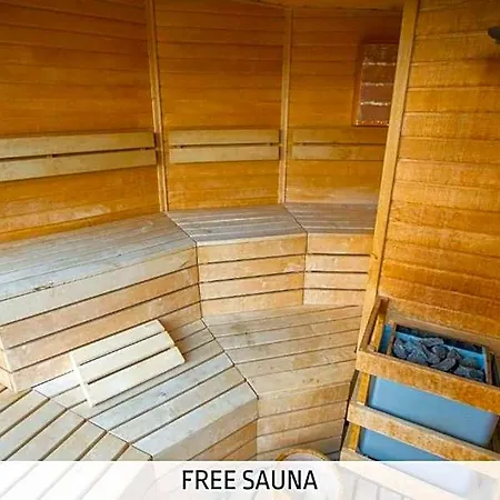 Hotel Happy House & Sauna