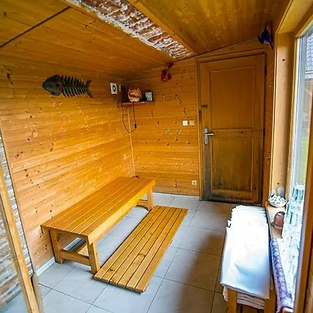 Happy House & Sauna 4*