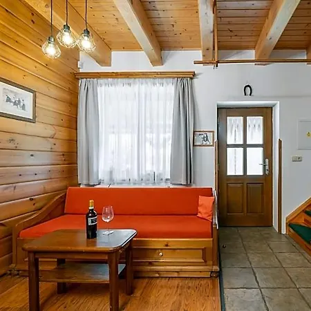 Happy House & Sauna Hotel