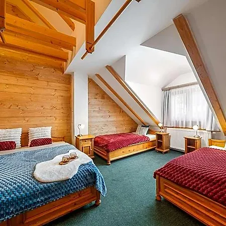 Happy House & Sauna فندق 4*